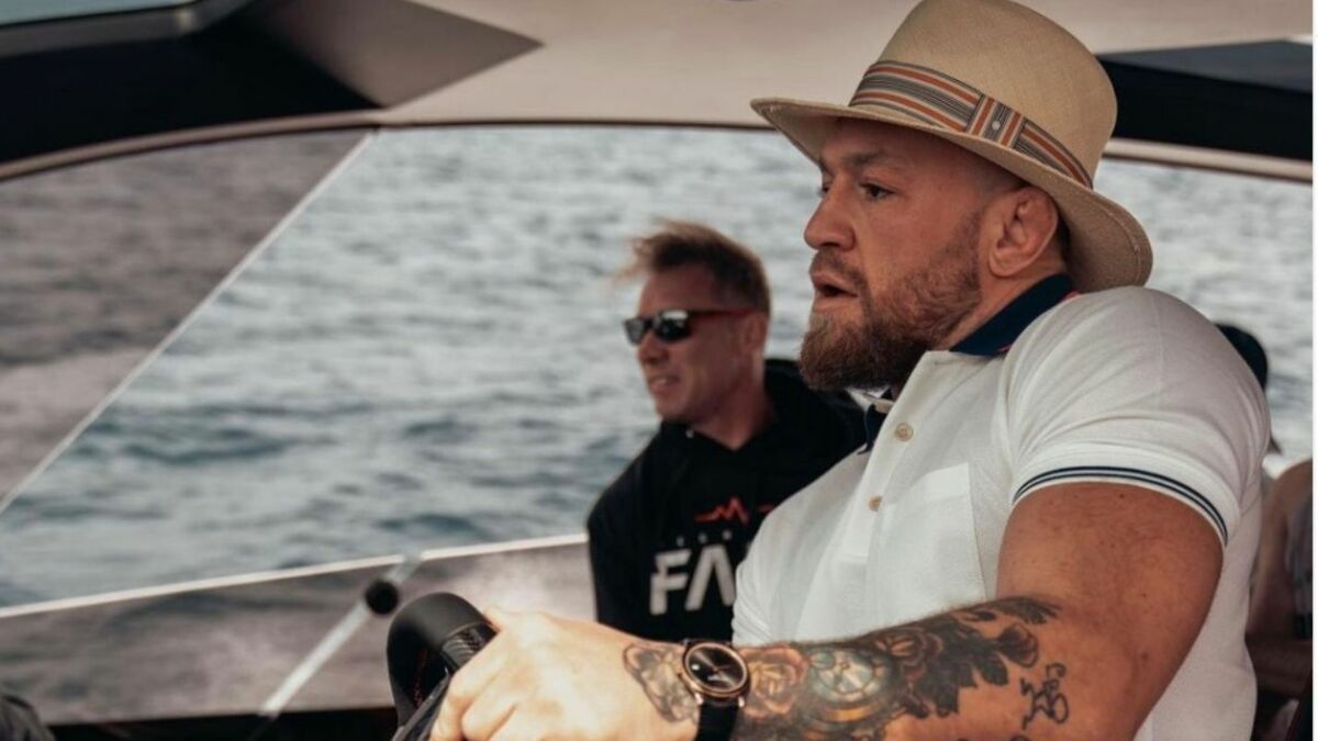 Alors que Conor McGregor conduit ses 3 millions de yachts Lamborghini dans le sud de la France…