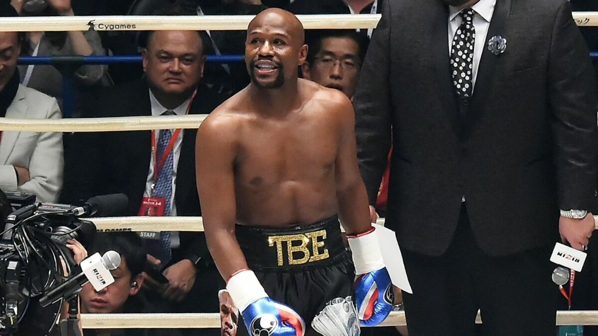 Floyd Mayweather martyr Don Moore et l’a assommé dans un combat acharné