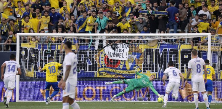 Lunin sauve le Real Madrid à Cadix