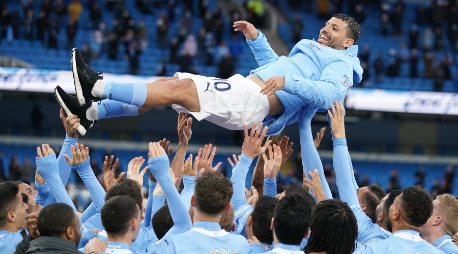 Manchester City : la statue d’Agüero !