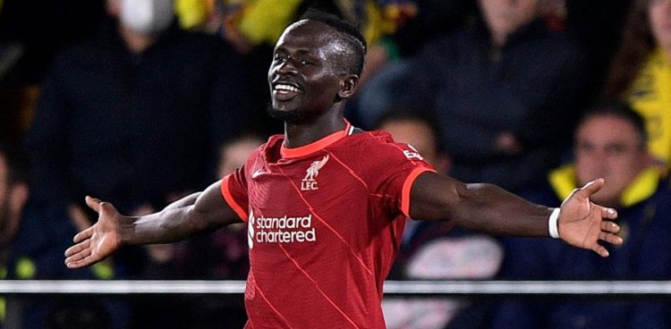 Mane torpille le sous-marin jaune (vidéo)