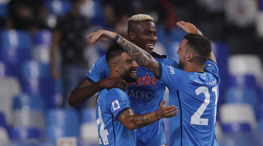 Naples consolide sa troisième place