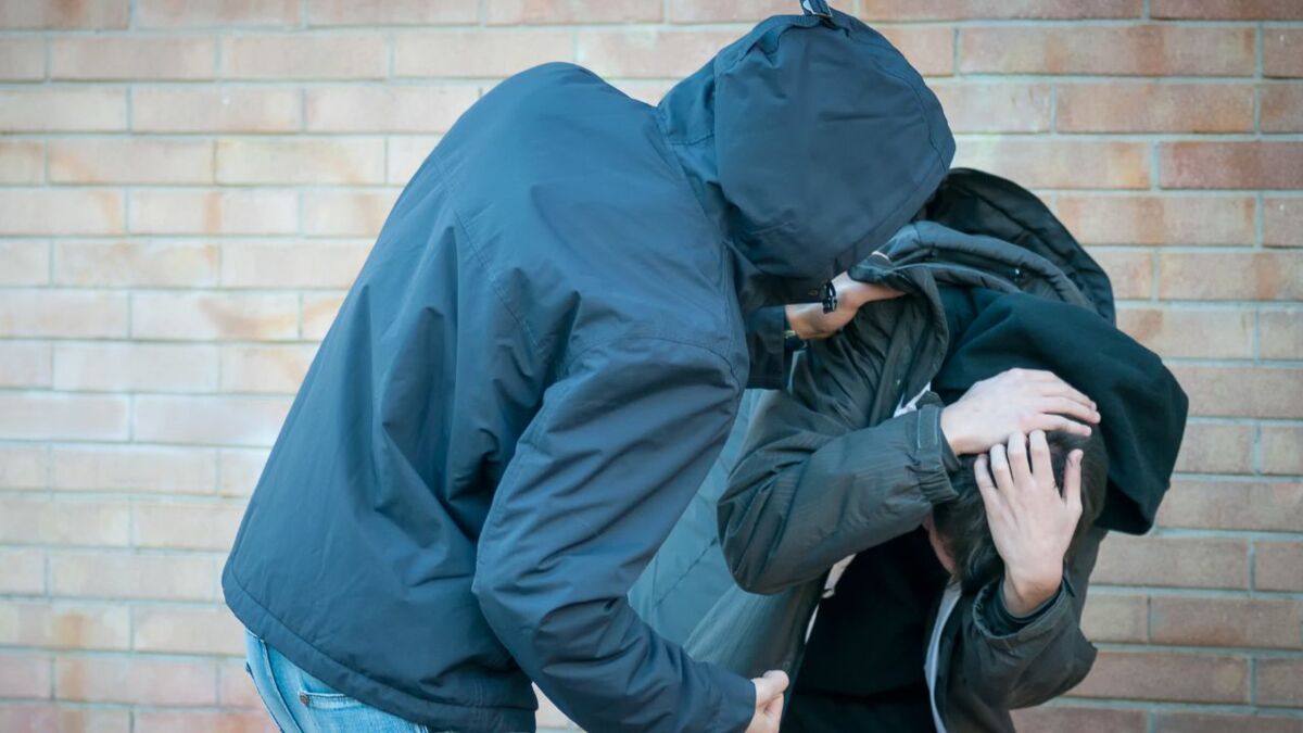 Où battre son agresseur pour le faire tomber ?