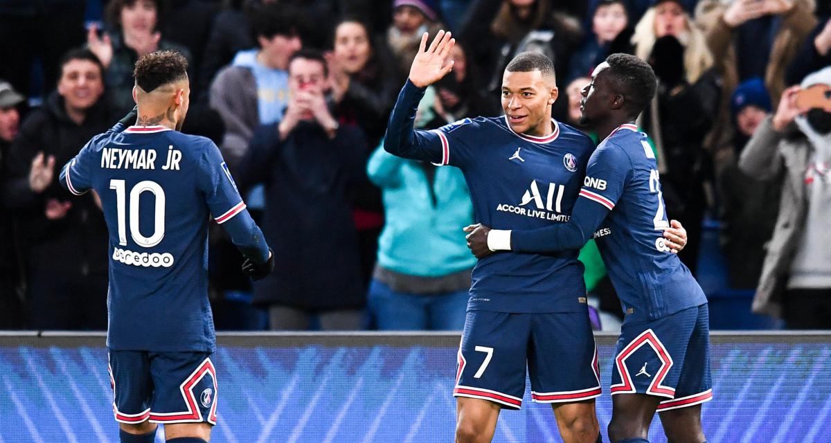 PSG : Mbappé et Neymar attrapent une table !
