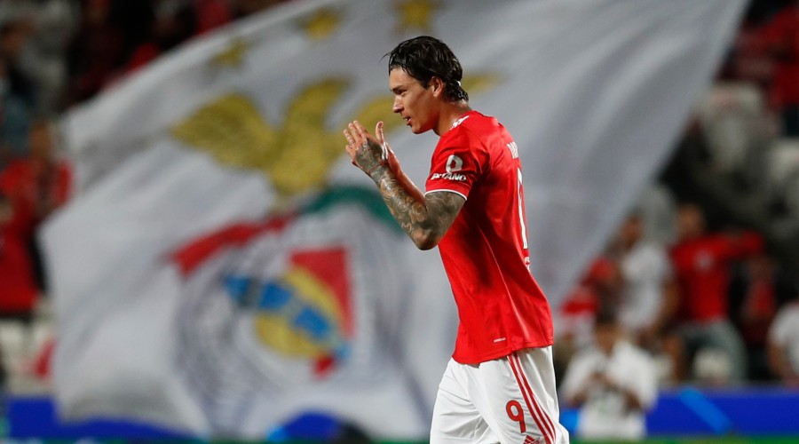 Paris : Faire aux attaquants une offre totalement folle ?