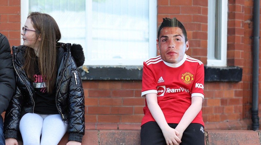 Ronaldo accueille dix sorcières