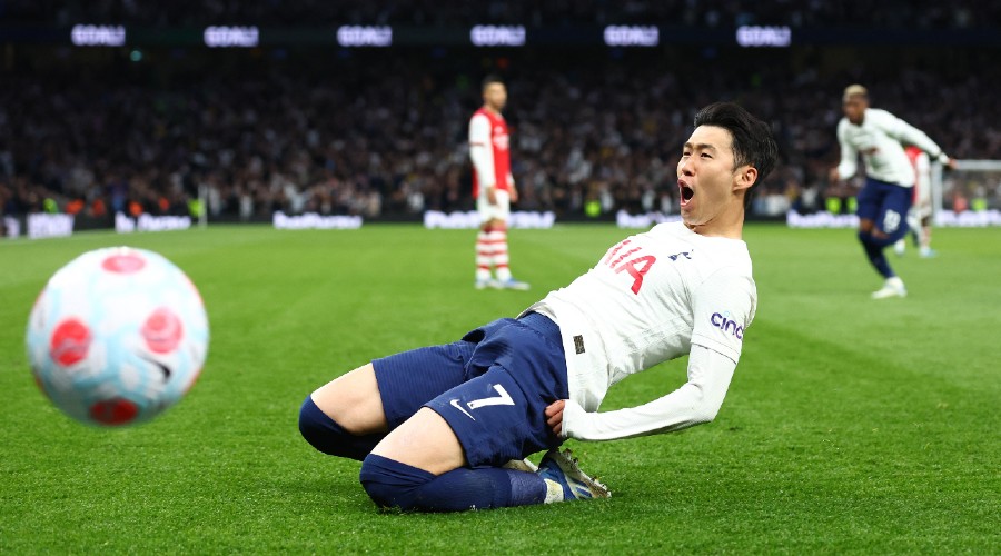 Tottenham bat Arsenal