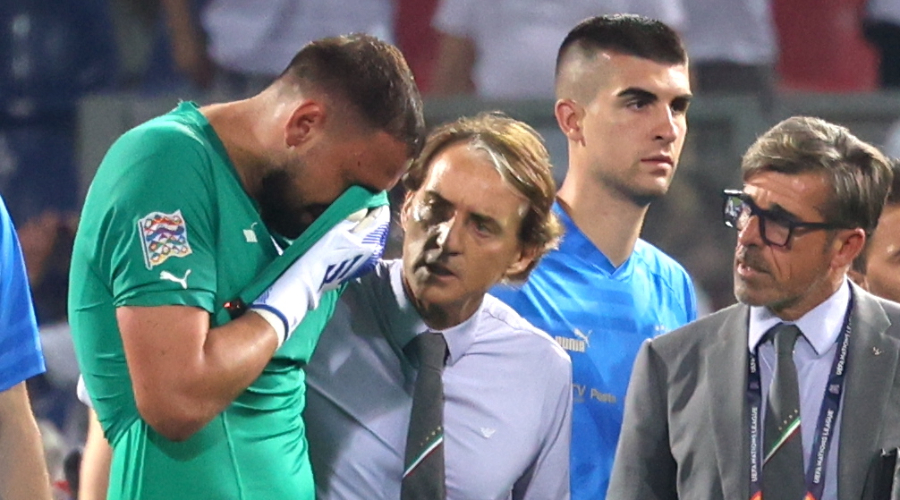 Donnarumma blessé, Mancini rit