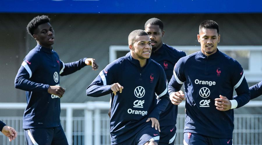 Mbappé répond à Chuameni
