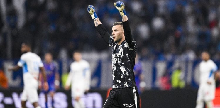 OL : Lopez prolonge son bail