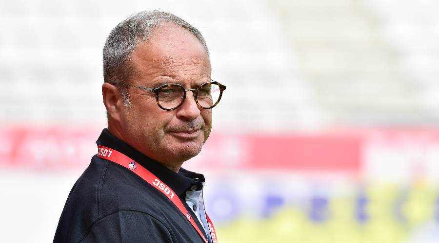 PSG, Campos a sa première recrue