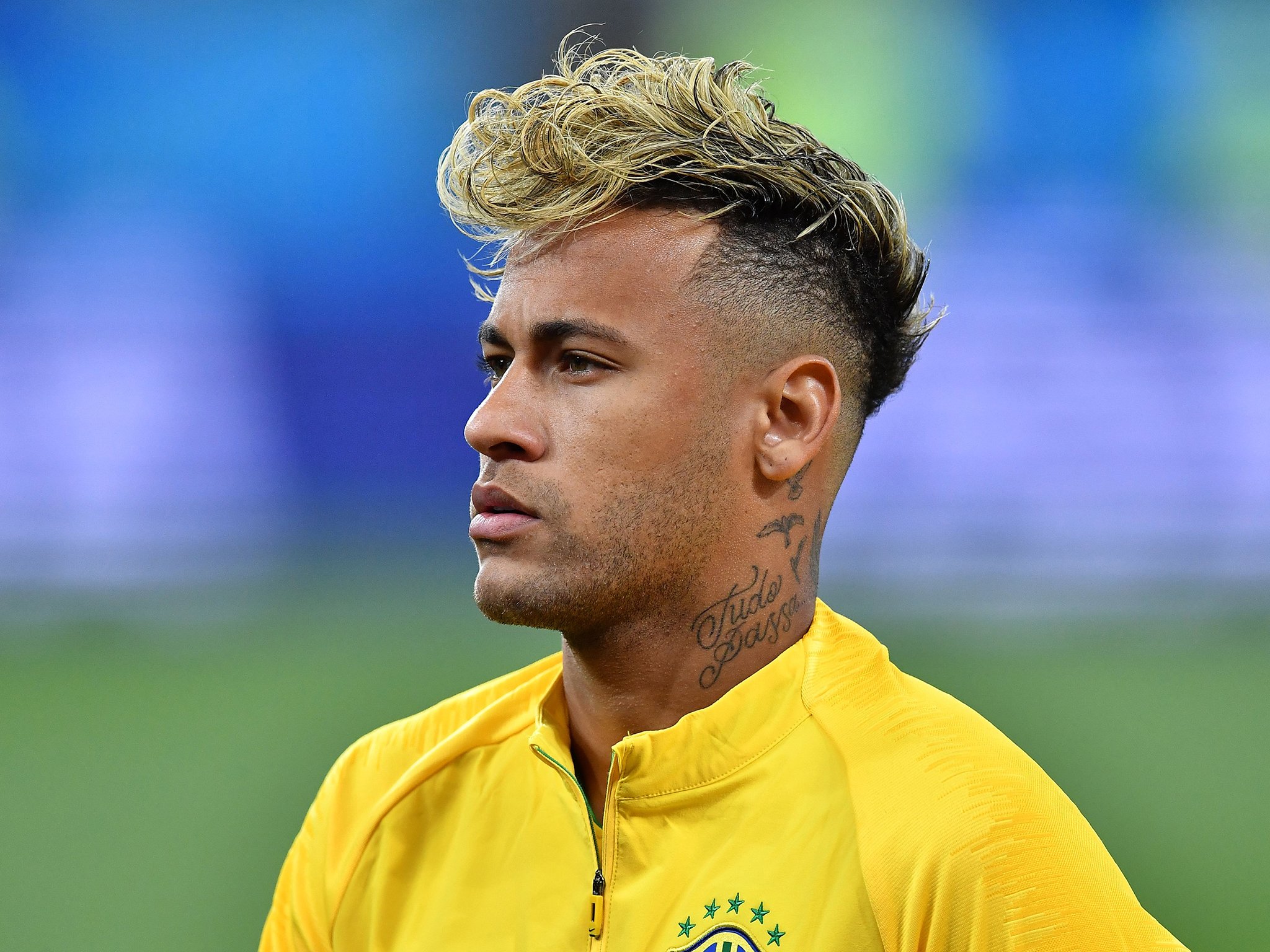 Qui sort avec Neymar ?