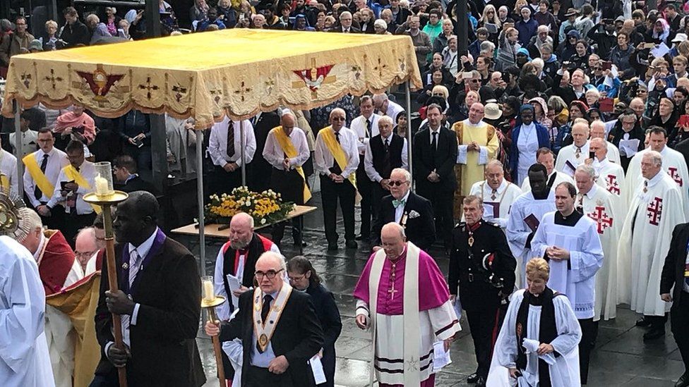 Is Manchester United Catholic or Protestant?
