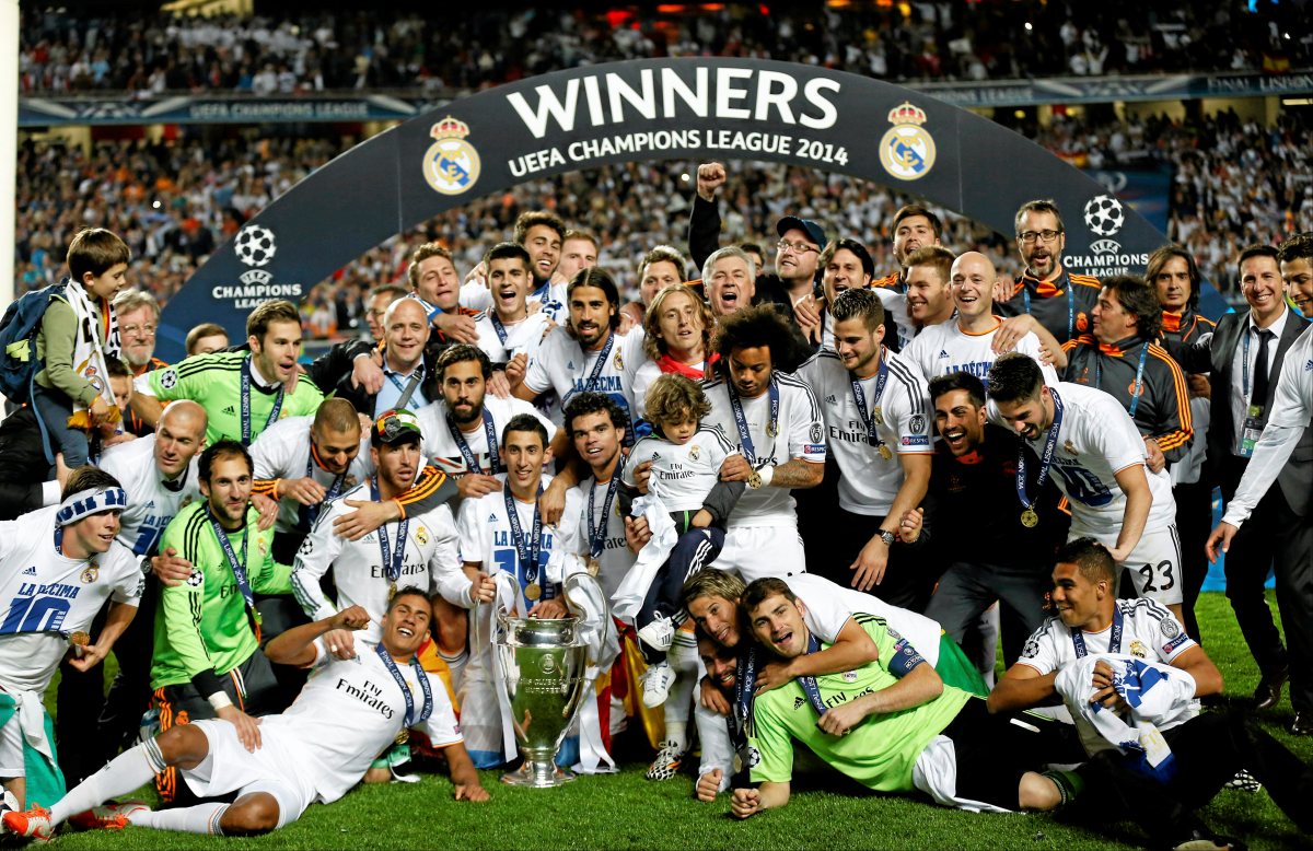 Où a signé Zinédine Zidane ?