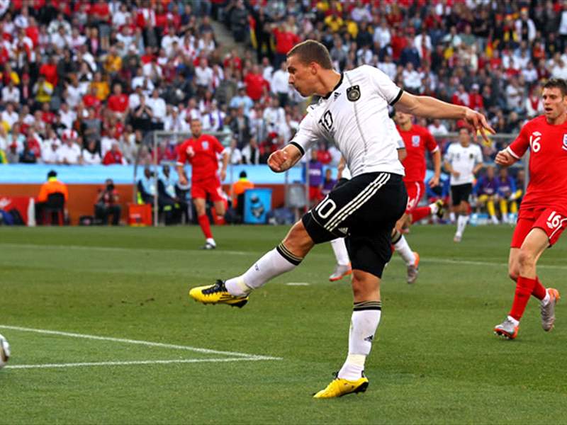Qui est l’arbitre de Allemagne Angleterre ?