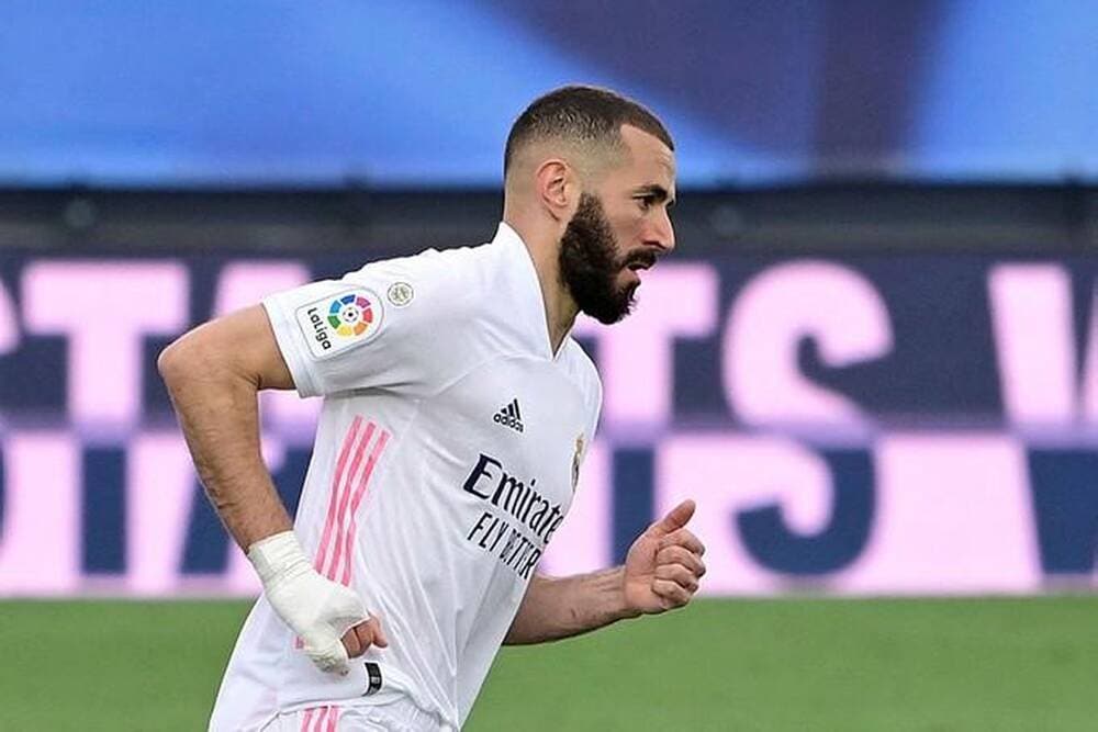 Pourquoi Benzema a encore son bandage ?