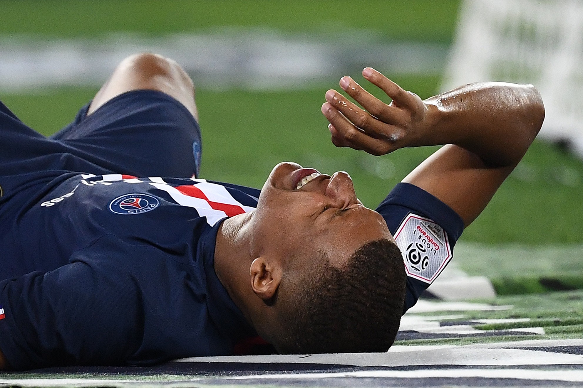Pourquoi mbappe est suspendu contre Lorient ?