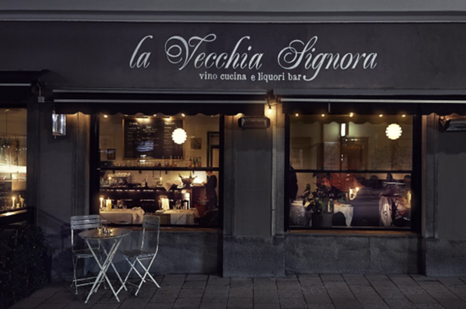 Qui est la vieille dame ?