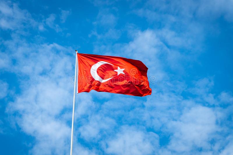 Pourquoi le drapeau de la Tunisie est rouge et blanc ?