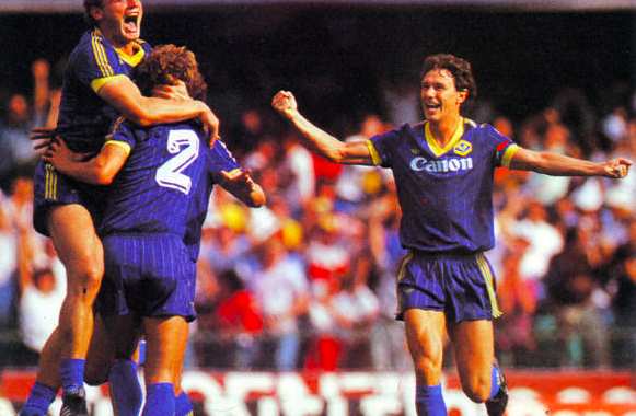 Quel est le meilleur club de football de tous les temps ?