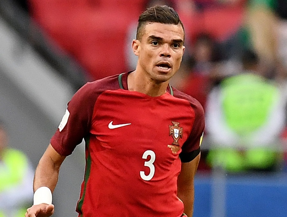 Quel est le joueur qui a le plus de carton rouge ?