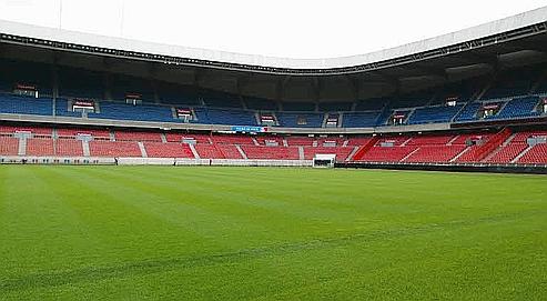 Quel club de football est propriétaire de son stade ?