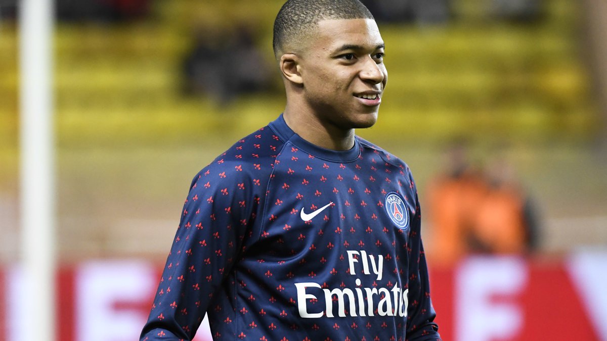 Pourquoi mbappe est resté au PSG ?