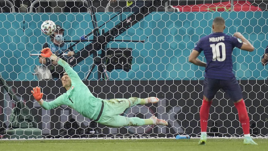 Qui a loupé le penalty pour la France ?