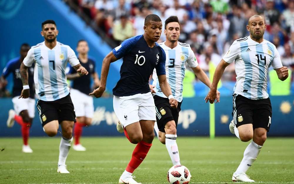 Qui est le plus rapide entre mbappe et Bolt ?