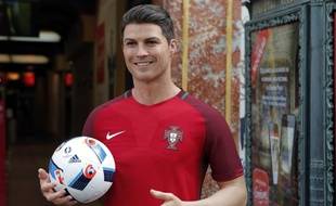 Qui a été retiré du musée Grévin ?