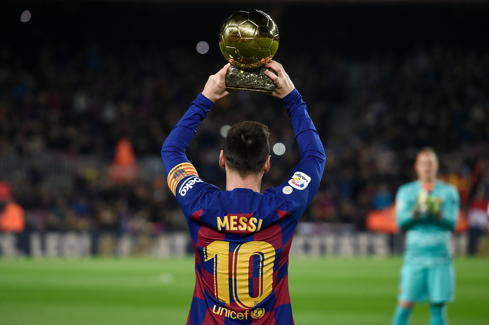 Pourquoi Messi ne joue pas en ce moment ?