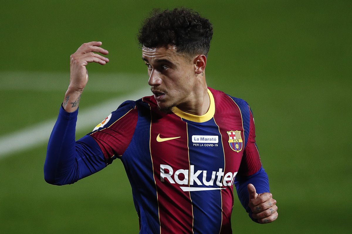 Qui porte le numéro 6 du Barça ?