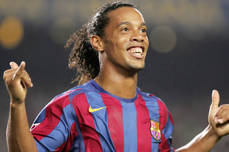 Qui est plus fort entre Pelé et Ronaldinho ?