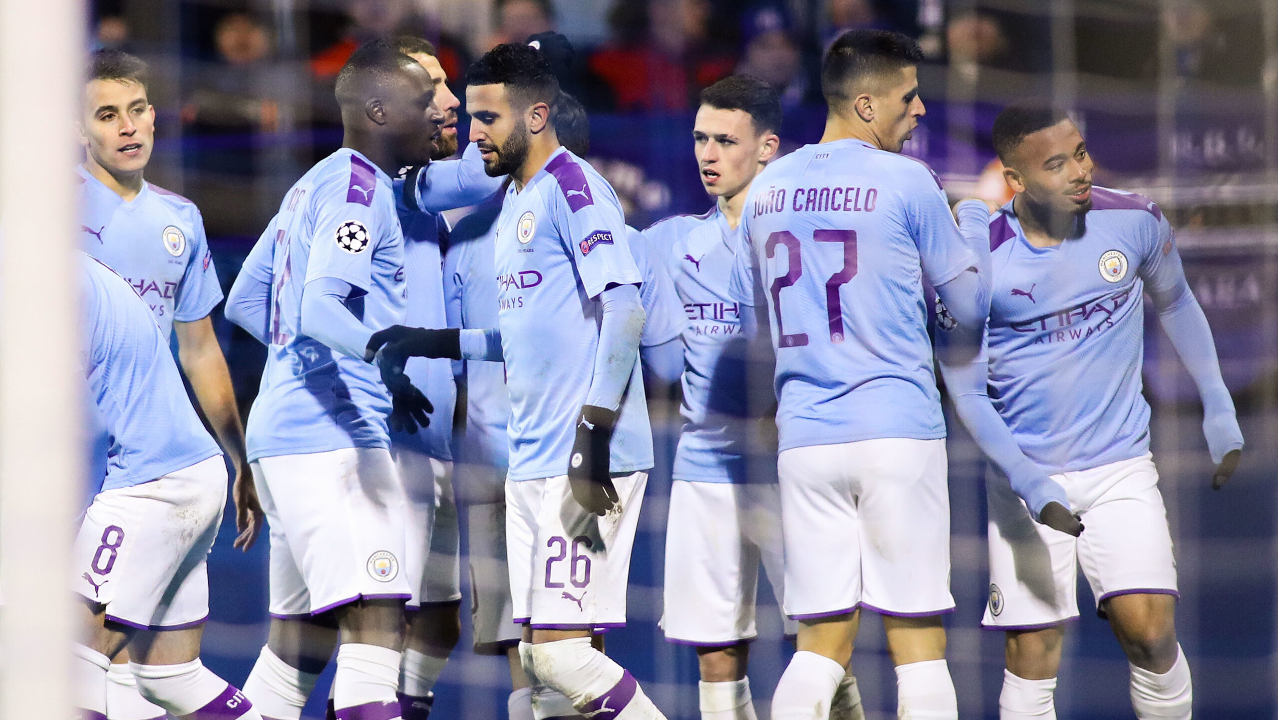 Qui est le défenseur droit de Manchester City ?