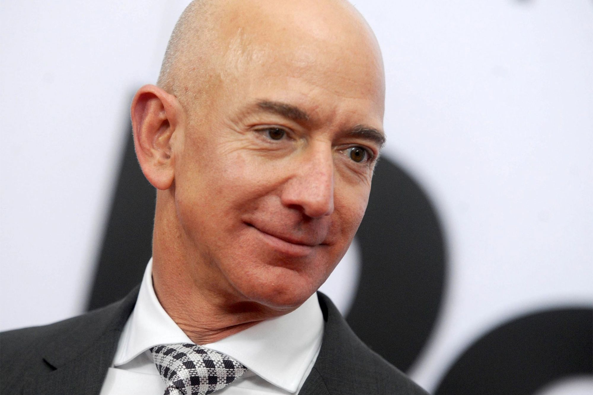 Qui est l’homme le plus riche du monde actuellement en 2022 ?