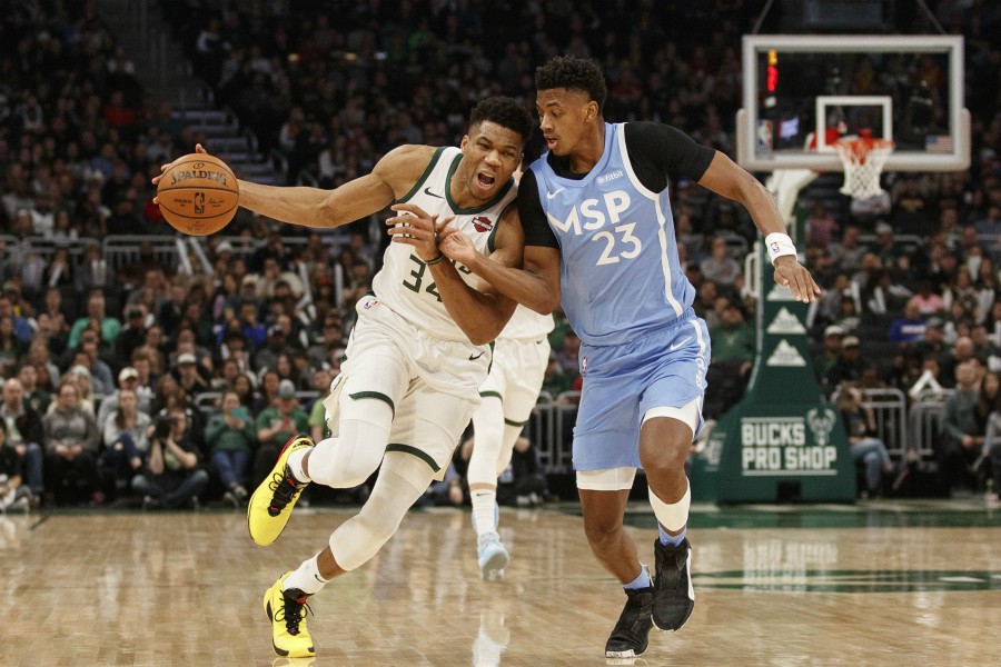 Antetokounmpo sauve les Bucks