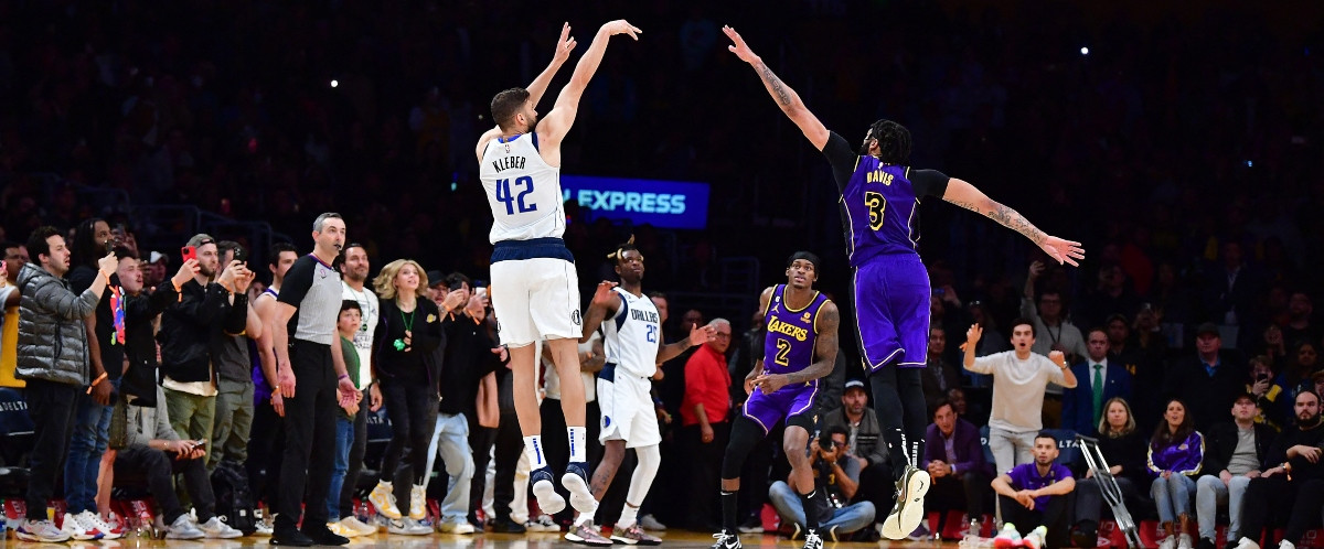 Les Lakers sont crucifiés au buzzer