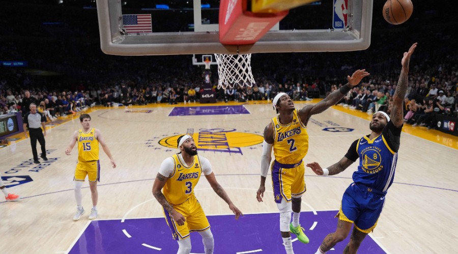 Il vomit à mi-parcours du jeu (et ne laisse pas tout tomber par terre)