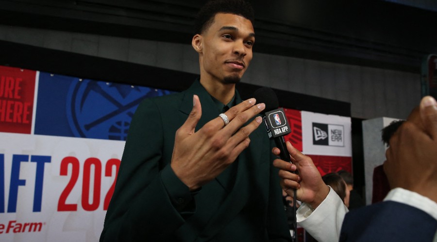 Wenbanyama, le premier tonnerre !